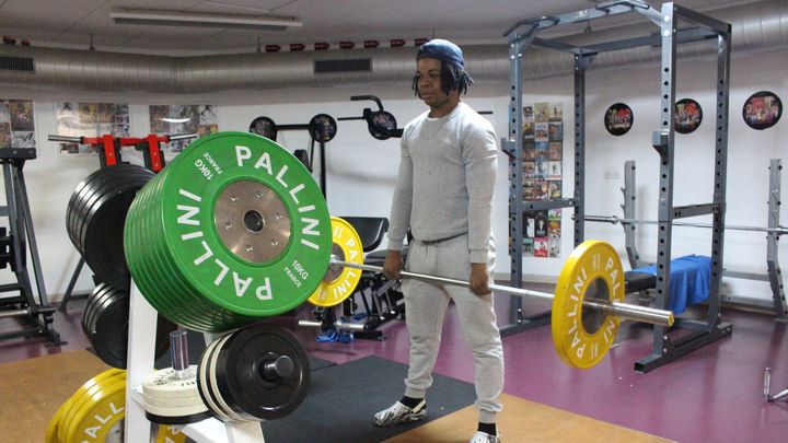 A 26 ans, le judoka (-60 kg) centrafricain Resquin Mongondo, espère participer à ses premiers JO à Paris. Ici le 22 janvier 2024, au CRJS de Petit-Couronne (Seine-Martime). (APOLLINE MERLE / FRANCEINFO SPORT)