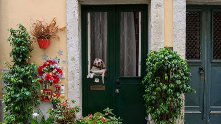 De jolies photos de maisons pour vos locations de vacances. Mais que faire si à l'arrivée, les lieux ne sont pas conformes à la description ? (Illustration) (HORACIO VILLALOBOS / CORBIS NEWS / GETTY IMAGES)