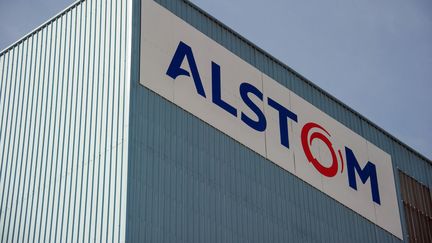 En difficulté, Alstom a annoncé, le 15 novembre 2023, un plan de réduction des coûts avec la suppression de 1 500 emplois. (SEBASTIEN BOZON / AFP)