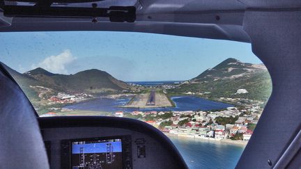 L'aéroport de Saint-Martin (Antilles françaises) vu du ciel en 2012. (PREFECTURE DE SAINT-BARTHELEMY ET SAINT-MARTIN / MAXPPP)