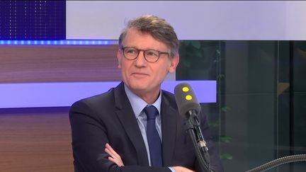 Vincent Peillon, député européen PS et soutien de Benoît Hamon à la présidentielle, invité de franceinfo vendredi 10 mars. (RADIO FRANCE / FRANCEINFO)