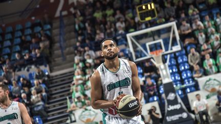 Un joueur de l'Elan Béarnais lors du match qui l'opposait à l'équipe de Levallois, le 15 octobre 2018. (MAXPPP)