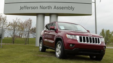 Une Jeep Cherokee, à Détroit en 2012. (JEFF KOWALSKY / EPA FILE)