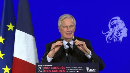 Michel Barnier a tenu un discours, jeudi 21 novembre, devant des édiles inquiets, en clôture du Congrès des maires. Que faut-il en retenir ?