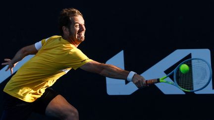 Richard Gasquet lors de son match contre&nbsp;Botic Van de Zandschulp, au deuxième tour de l'Open d'Australie, le 20 janvier 2022, à Melbourne. (BRANDON MALONE / AFP)