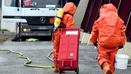 Les secours interviennent à la&nbsp;piscine de Grazailles de Carcassonne (Aude), le 25 janvier 2018.&nbsp; (MAXPPP)