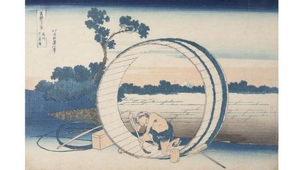 Ktsushika Hokusai (1760-1849) est le maître de l&#039;ukiyo-e qui a connu la plus longue carrière (70 ans). Il a enchaîné les sujets et les styles, des portraits d&#039;acteurs aux illustrations de romans bon marché, des estampes de luxe et des illustrations de poèmes, des animaux et des plantes, et ses célèbres &quot;Trente-six vues du mont Fuji&quot;.
 (Photography by Ralph Paprzycki © Sainsbury Institute for th Study of Japanese Arts and Cultures)