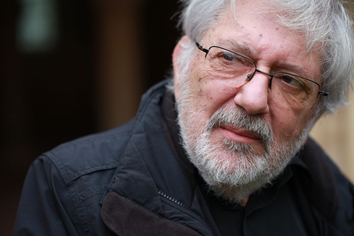 Portrait de Jacques Tardi, abbaye royale de l'Épau, au Mans, octobre 2018. (FRANCIS FORGET / FRANCE TELEVISIONS)