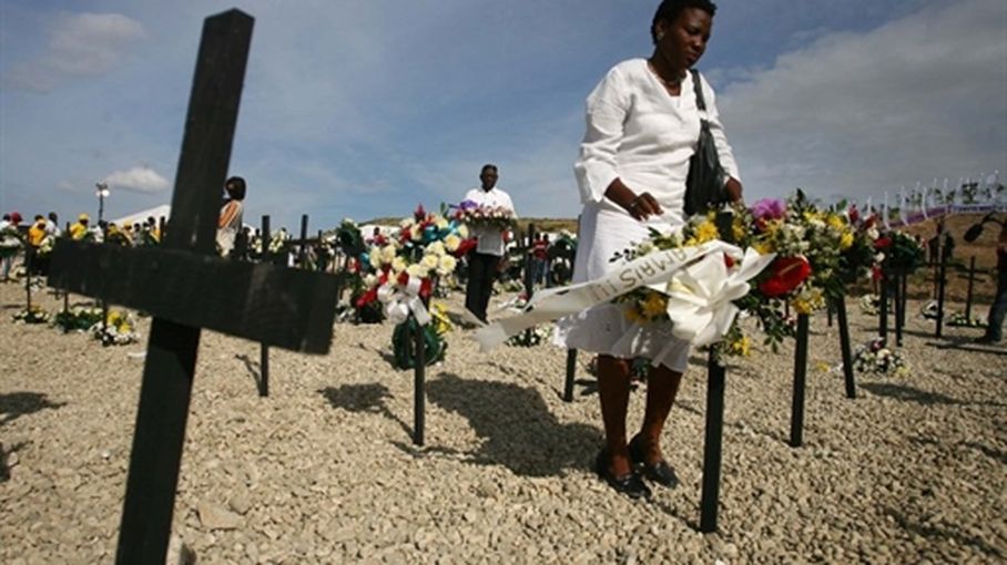 Haïti Célébrait Mardi La Mémoire Des Victimes Du Séisme Un An Jour Pour Jour Après Le Séisme Du 