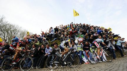 La montée du Mur de Grammont en 2011 (ERIC LALMAND / BELGA MAG)