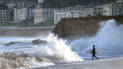 28 d&eacute;cembre 2013, la plage d'Ondarreta&nbsp;au nord de San Sebastian, ai Pays basque espagnol (ANDER GILLENEA / AFP)