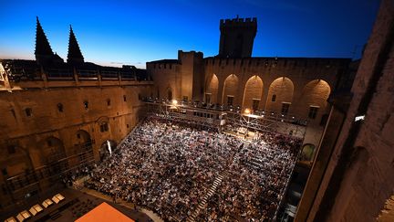 La Cour d'honneur du Palais des papes, haut lieu du Festival d'Avignon (ici en 2016).&nbsp; (BORIS HORVAT / AFP)