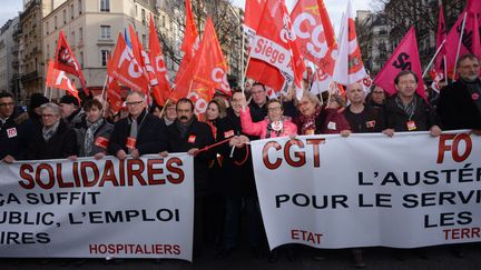 Des milliers de personnes, des fonctionnaires, participent à une manifestation le 26 Janvier&nbsp;2016 à Paris (CITIZENSIDE / GEORGES DARMON / AFP)