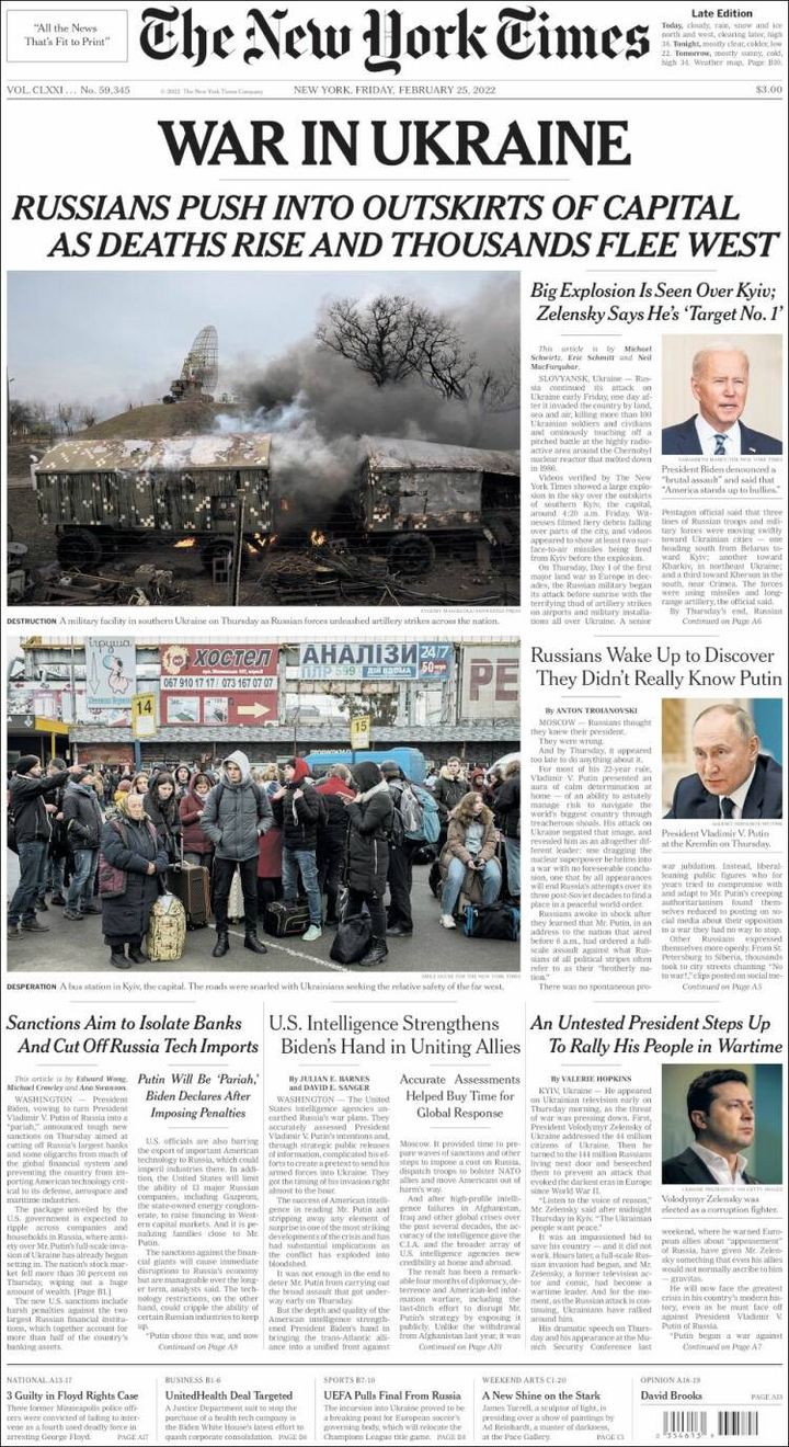 La une du quotidien américain "The New York Times" du 25 février 2022. (THE NEW YORK TIMES)