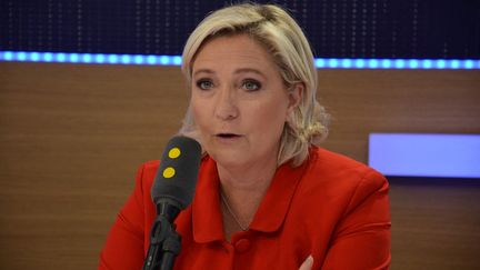 Marine Le Pen, présidente du Rassemblement national, invitée sur franceinfo le 04 juillet 2017. (JEAN-CHRISTOPHE BOURDILLAT / RADIO FRANCE)