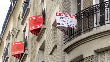 Appartements à vendre, à Paris (photo d'illustration). (PATRICK KOVARIK / AFP)