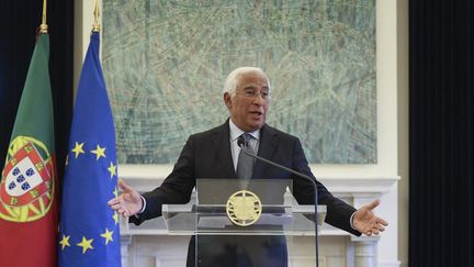 Le Premier ministre portugais António Costa s'adresse à la nation au palais Sao Bento, à Lisbonne, le 7 novembre 2023. (PATRICIA DE MELO MOREIRA / AFP)