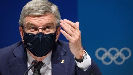 Le président du comité international olympique (CIO) Thomas Bach, lors d'une conférence de presse à Tokyo (Japon), le 21 juillet 2021.&nbsp; (FABRICE COFFRINI / AFP)