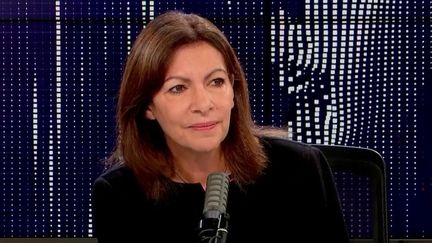 Anne Hidalgo, candidate PS à la présidentielle 2022, était l’invitée des "matins présidentiels" de franceinfo lundi 25 octobre.&nbsp; (FRANCEINFO / RADIOFRANCE)