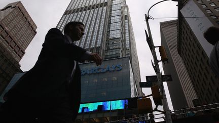 La finance de l'ombre avait déclenché la crise mondiale&nbsp;il y 10 ans, notamment avec la faillite de la banque américaine Lehman Brothers. (JOHN MOORE / GETTY IMAGES NORTH AMERICA)