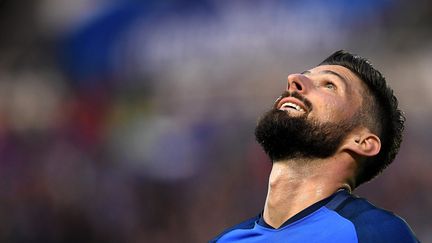 L'attaquant de l'équipe de France Olivier Giroud, lors du match amical face au Cameroun, à Nantes (Loire-Atlantique) le 30 mai 2016. (FRANCK FIFE / AFP)