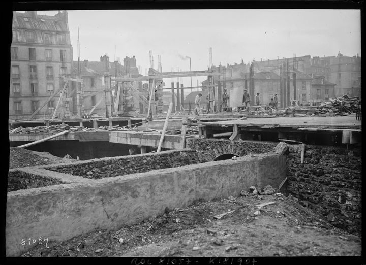 Construction de la Grande mosquée de Paris en 1923.&nbsp; (BIBLIOTHEQUE NATIONALE DE FRANCE / MAXPPP)