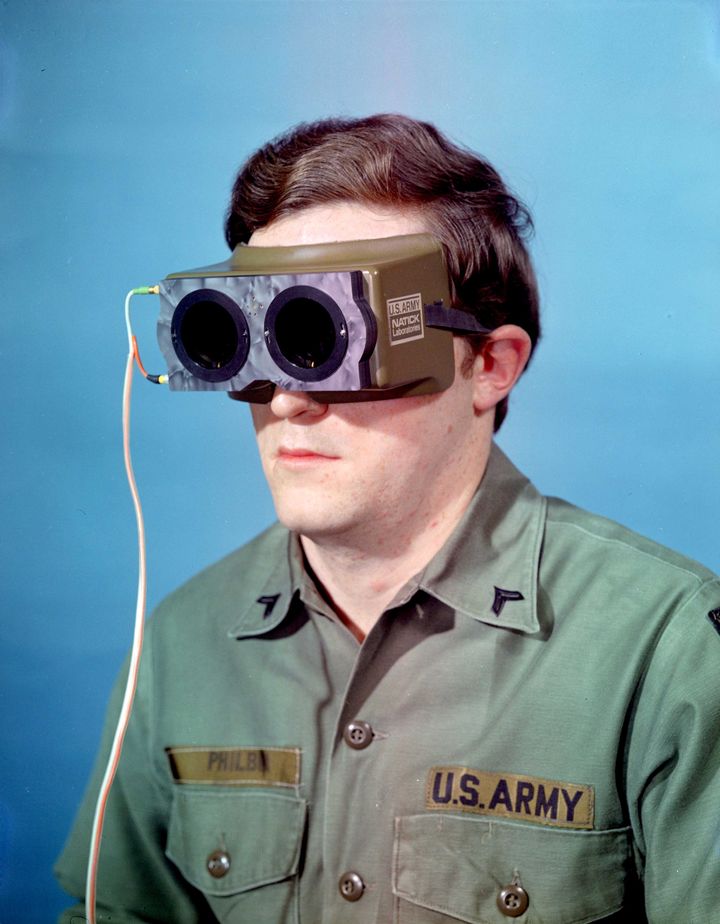 Équipement, lunettes de protection, flash aveuglant, 1974. (DR)