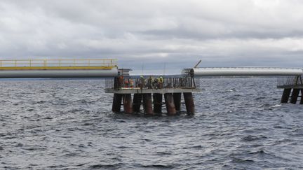 Des travaux sur un terminal LNG destiné à recevoir du gaz liquéfié à Paldiski (Estonie), le 19 septembre 2022. (TOMS KALNINS / EPA)