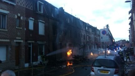 L'explosion s'est produite vers 7 heures du matin samedi 28 d&eacute;cembre 2013, &agrave; Lomme (Nord),&nbsp;d&eacute;truisant quatre habitations et endommageant cinq autres maisons. (FRANCE 3 NORD-PAS DE CALAIS)