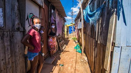 Santa Cruz, une des favelas de Rio de Janeiro (Brésil), le 21 mai 2020. (ELLAN LUSTOSA / MAXPPP)