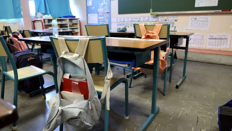 Faced with the non-replaced absences of teachers, a collective of parents will launch a second legal action against the State.  Illustrative photo.  (VALLAURI NICOLAS / MAXPPP)