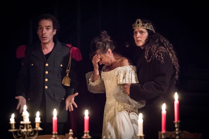 Eric Charon, Marie-Christine Orry, Julie André dans "Un contes de Noël" (Simon Gosselin)