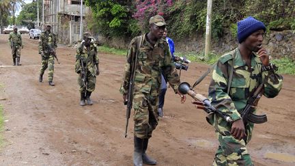 Les rebelles entrent dans la ville de Goma, dans l'est de la R&eacute;publique d&eacute;mocratique du Congo, le 20 novembre 2012. (JAMES AKENA / REUTERS)