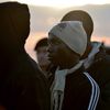 Des migrants africains sauv&eacute;s des eaux au large de l'&icirc;le de Lampedusa (Italie), le 25 octobre 2013. (FILIPPO MONTEFORTE / AFP)