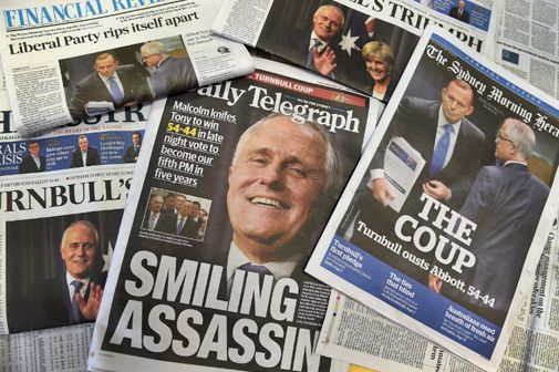 La presse australienne du 15 septembre 2015 commente la victoire de Malcom Turnbull: «L'assassin souriant», «Le coup d'Etat», «Le parti libéral se divise», «Le triomphe»... (AFP - William West)