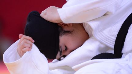 La judoka saoudienne&nbsp;Wojdan Shaherkani, le 3 ao&ucirc;t 2012 aux JO de Londres. (EMMANUEL DUNAND / AFP)