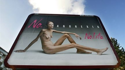 Isabelle Caro dans le cadre d'une campagne contre l'anorexie en 2007 (AFP/ANDREAS SOLARO)