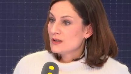 Elsa Faucillon, députée PCF des Hauts-de-Seine, le 1er février 2019 sur franceinfo. (FRANCEINFO / RADIOFRANCE)