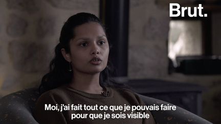 Le 17 septembre 1994, un bébé a été retrouvé seul à l'aéroport d’Orly. Ce nourrisson, c'est Émilie. Aujourd'hui, elle recherche une partie de son identité.