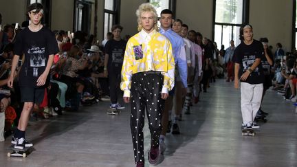 Défilé&nbsp;masculin&nbsp;Andrea Crews printemps-été 2020 à la Paris Fashion Week le 22 juin 2019. (THIERRY CHESNOT / GETTY IMAGES EUROPE)