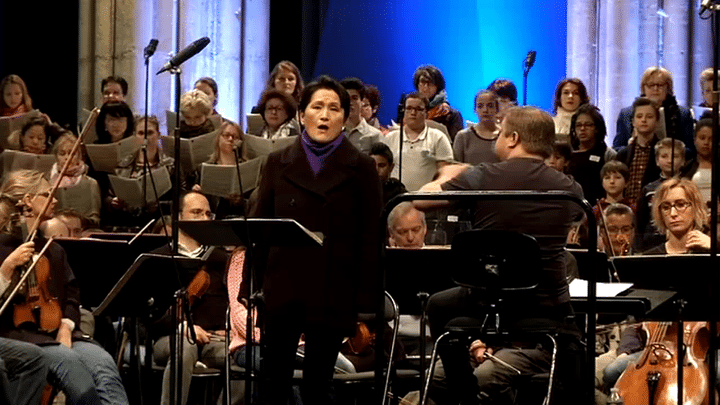 La mezzo-soprano Mihoko Fujimura et l'Orchestre philharmonique de Radio France 
 (France 3 Ile-de-France)