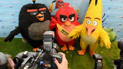 Les personnages de "Angry Birds", lors de l'avant-première du film, le 18 mars à New York (Etats-Unis). (ANDREW TOTH / GETTY IMAGES NORTH AMERICA)