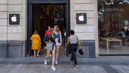 Le mouvement dans les Apple Stores pourra passer par des débrayages d'une heure, et jusqu'à deux jours complets de grève vendredi 22 et samedi 23 septembre. (CHRISTOPHE PETIT TESSON / MAXPPP)