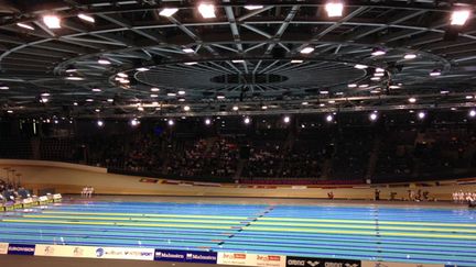 La piscine trône au milieu du Vélodrome de Berlin