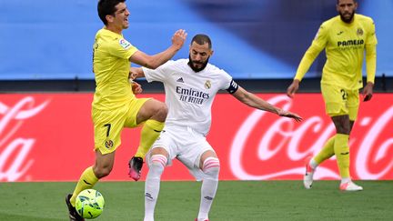 L'attaquant français du Real Madrid, Karim Benzema, lors d'un match de Liga face à Villarreal, le 22 mai 2021. (JAVIER SORIANO / AFP)