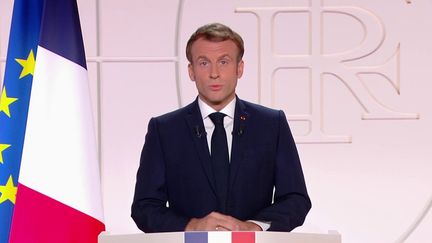 Le chef de l'État s'est adressé aux Français&nbsp;lors d'une allocution télévisée, mardi 9 novembre. (CAPTURE ECRAN FRANCE 2)