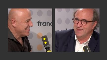 Dominique A et Philippe Robinet dans "Tout public" le 21 octobre 2024. (FRANCEINFO / RADIO FRANCE)