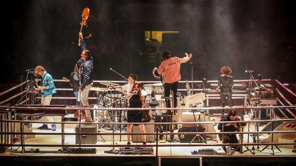 Les Arcade Fire, ici à Lisbonne le 23 avril, lors de la même tournée qui a amené le groupe canadien à Paris le 28 avril.
 (JOSE SENA GOULAO/EPA/Newscom/MaxPPP)