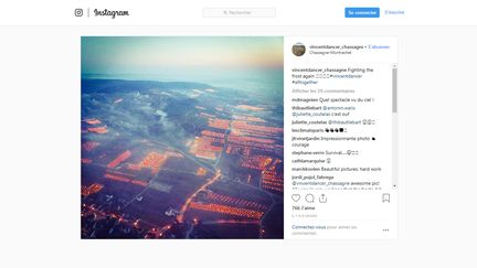 Capture d'écran du compte Instagram du viticulteur Vincent Dancer postant une photo de parcelles de vignes parsemées de braseros pour protéger les bourgeons du gel, le 14 avril 2019. (VINCENTDANCER_CHASSAGNE / INSTAGRAM)