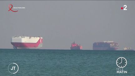 Des bateaux en attente de l'ouverture du canal de Suez. (France 2)